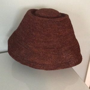 Janessa Leone Felix bucket hat in Chestnut - size L